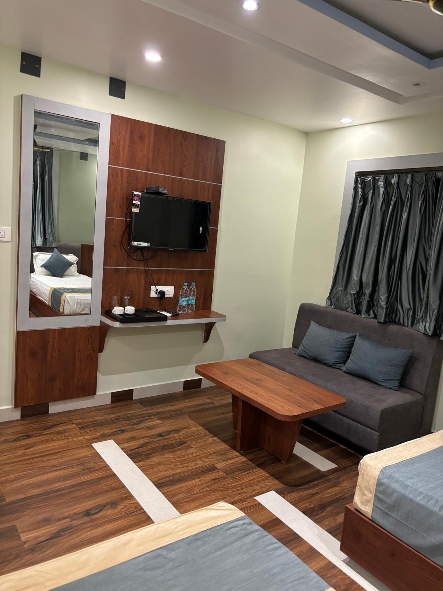 Hotel Omkareshwar Inn Deoghar Exteriér fotografie