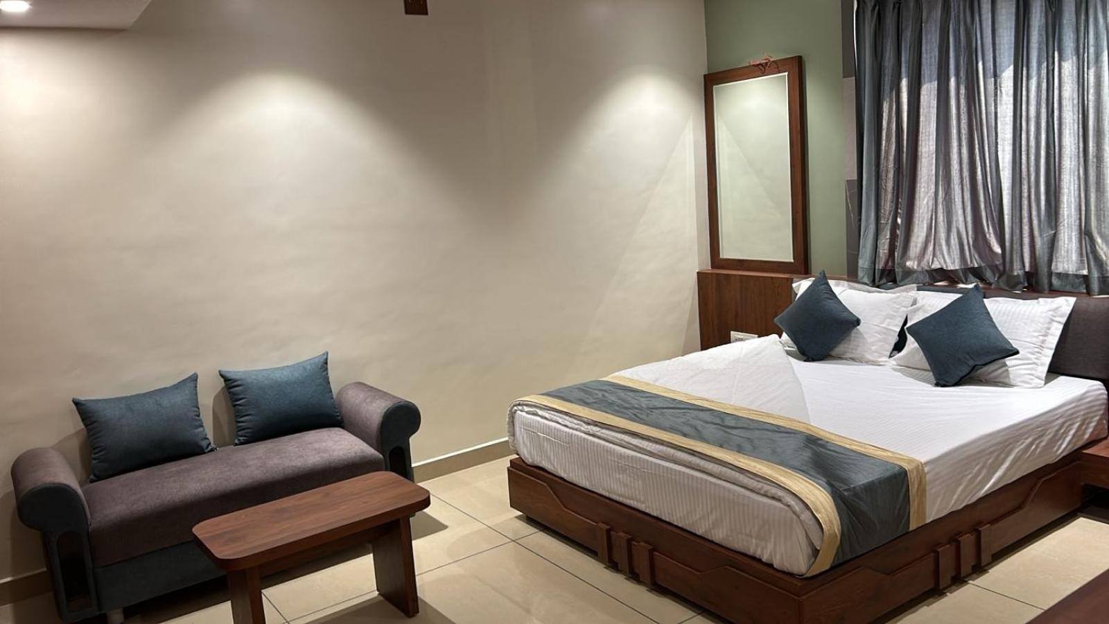 Hotel Omkareshwar Inn Deoghar Exteriér fotografie